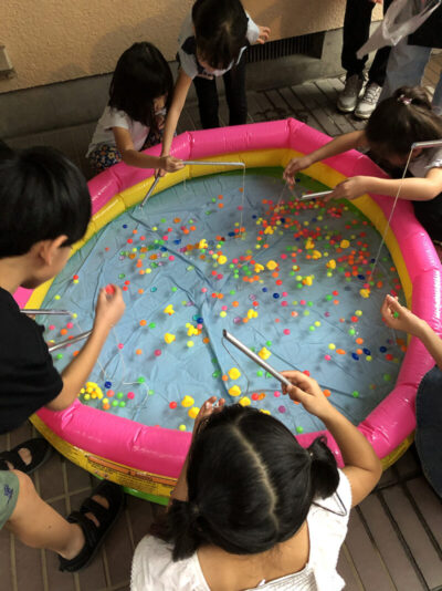スーパーボールすくいのようす